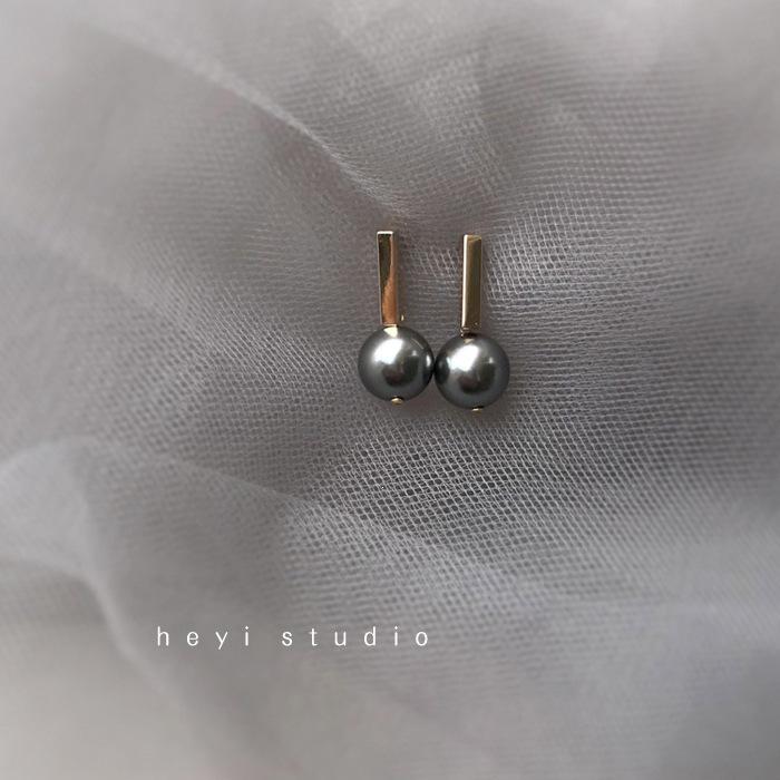 14K Gold-Plated S925 Silver Gray-Black Pearl Stud Earrings - Elegant and Versatile Design Short Black Pearl Pair