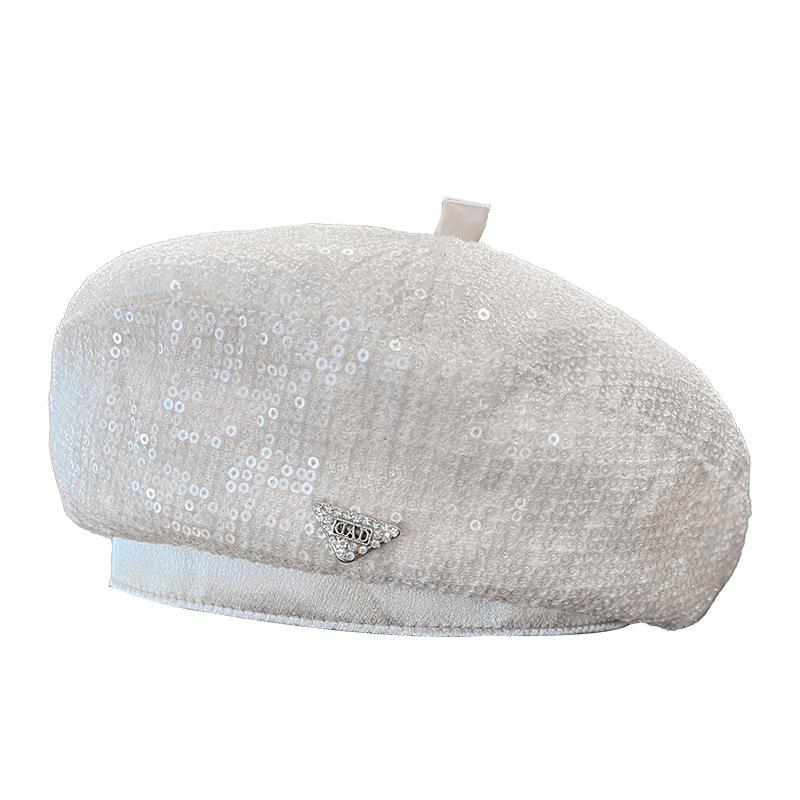 Das neue Pailletten-Barett für Damen, Herbst und Winter, glänzt mit einem kleinen und vielseitigen Retro-Malerhut für den eleganten Weg zur Arbeit.