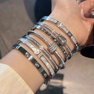 Bracelet en zircon micro incrusté de luxe léger et haut de gamme avec un tempérament à la mode, un bracelet de niche et polyvalent, un accessoire fait main