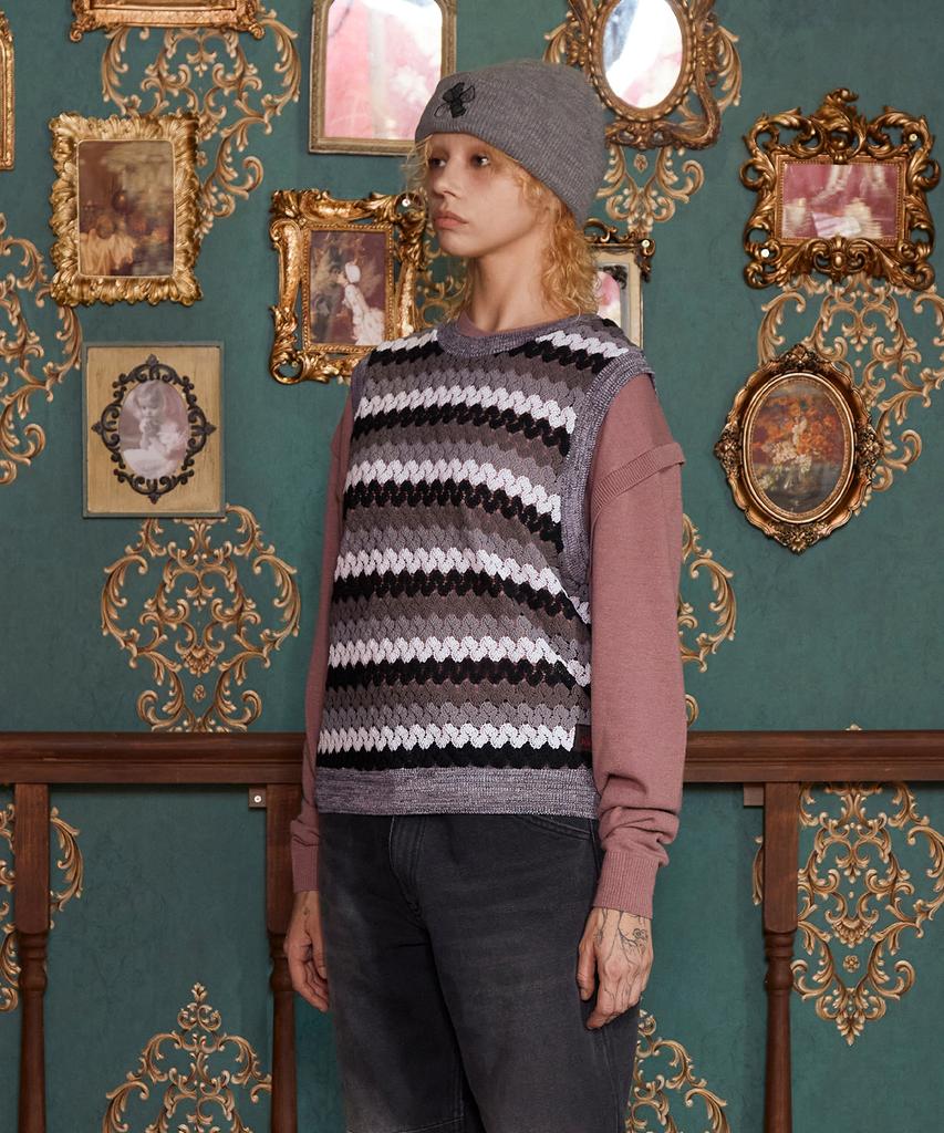 Unalloyed Striped Crochet Knit Vest / Gray
