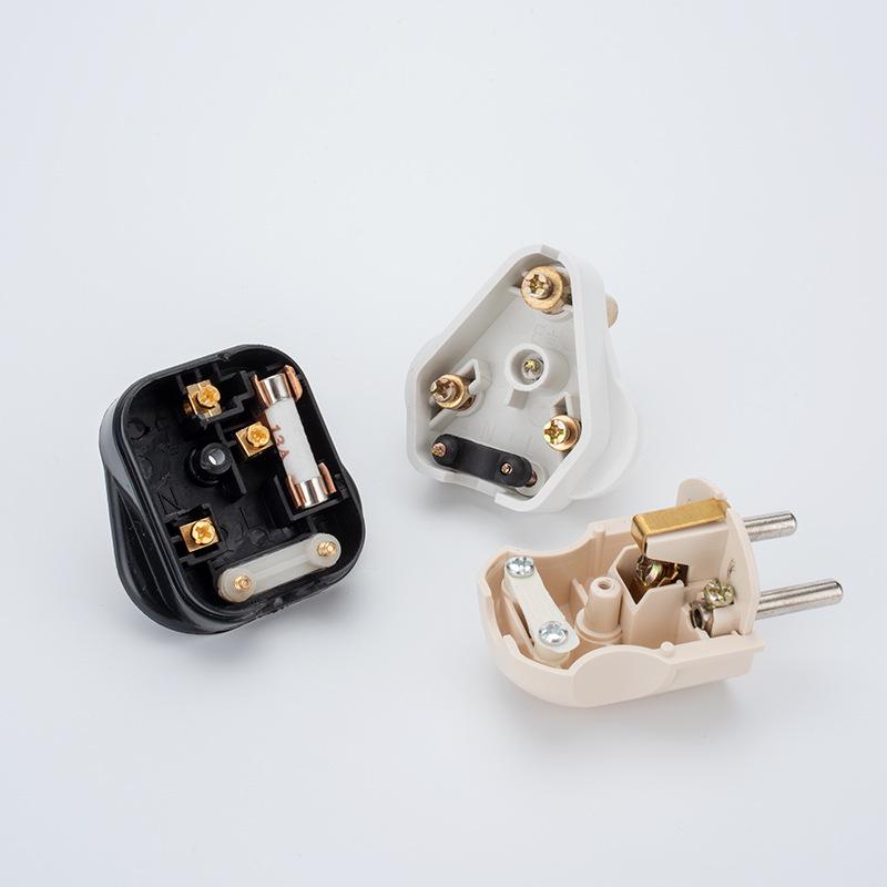 Multi-Standard Europäischer, Deutscher, Französischer, Britischer, Südafrikanischer Steckeradapter für den Export