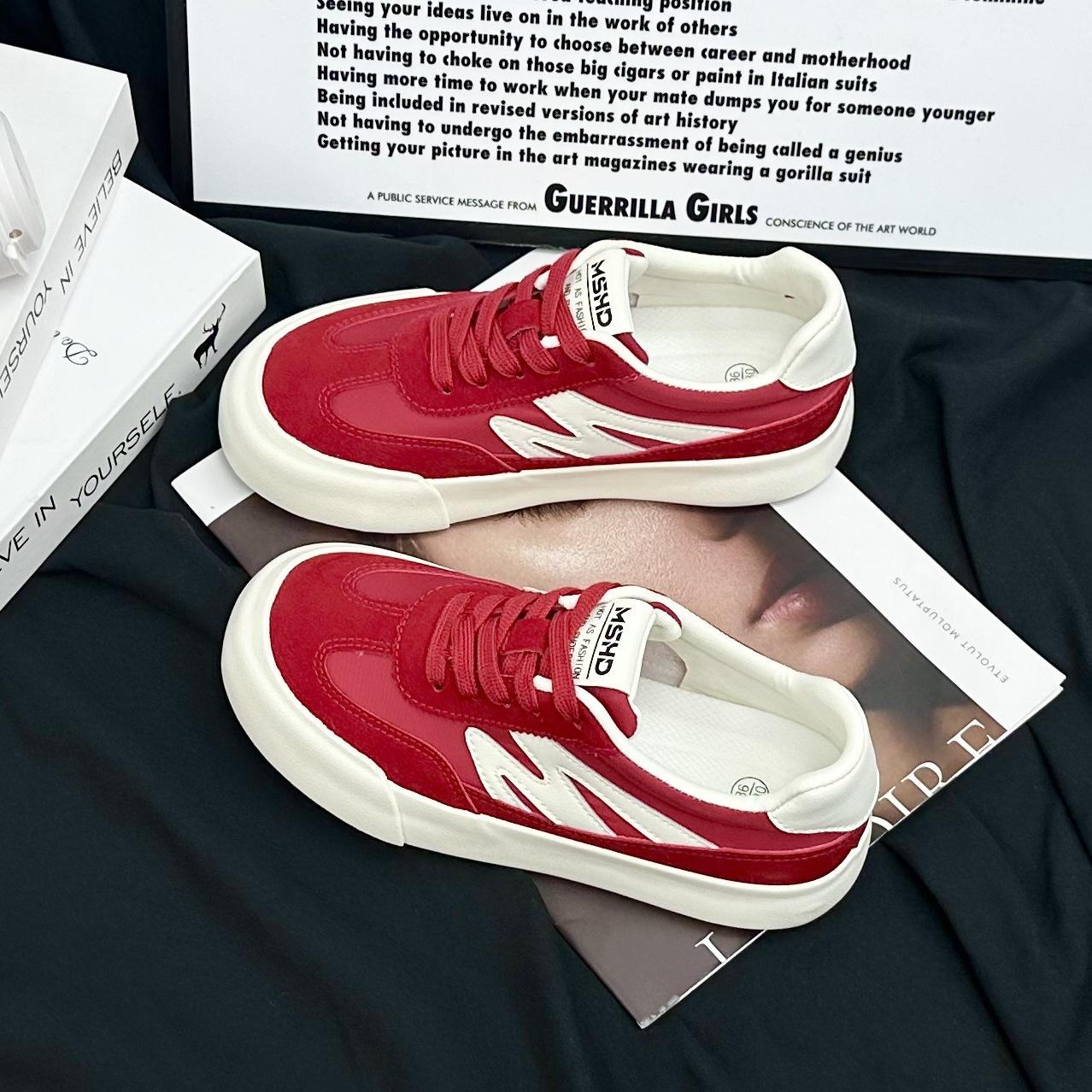 

Нишевые немецкие тренировочные кроссовки женские 2025 весна новые мягкая подошва ретро универсальные маленькие белые туфли на плоской подошве повседневные спортивные женские туфли 35