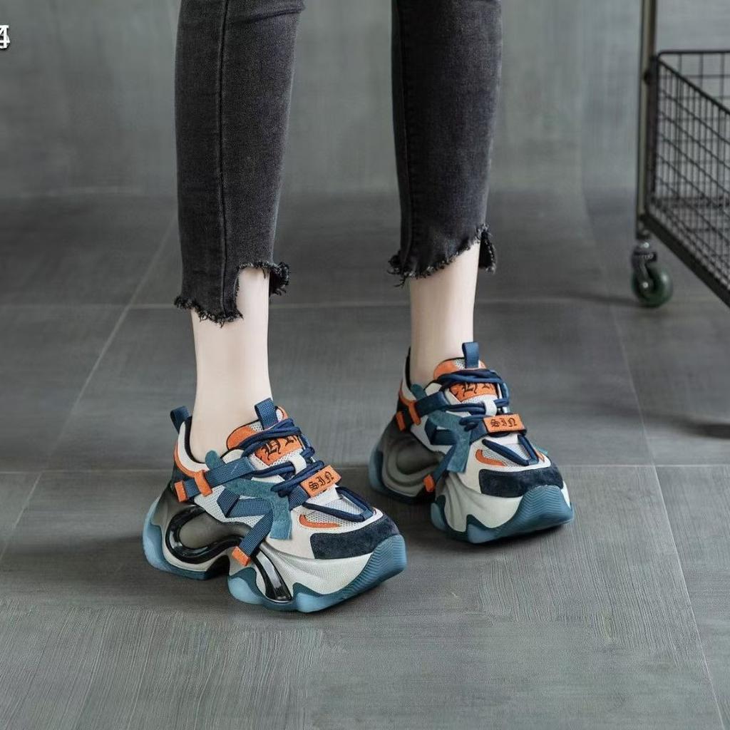 European station dad shoes women's ins trendy autumn 2025 new retro platform leather versatile height-increasing casual shoes