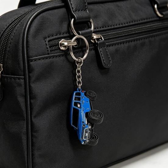 Keychain Pendant, Pickup Truck Shape Portable Keychain, Multiple Colors Great Gift for Off-Road Enthusiasts