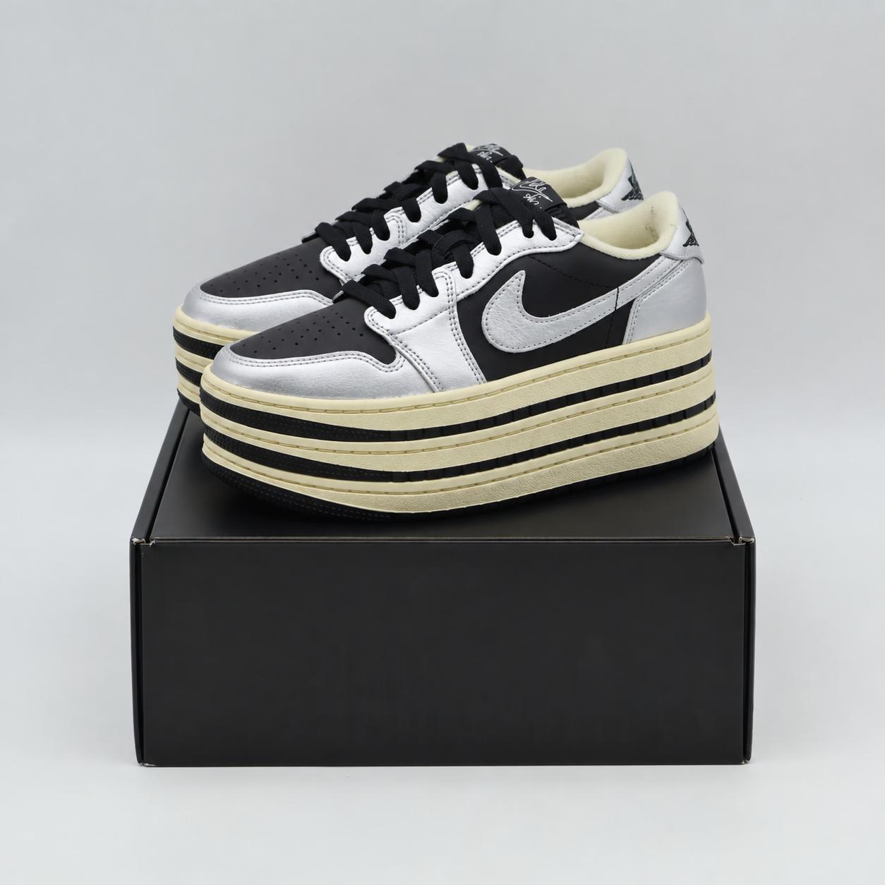 HV8288-001 Nike Air Jordan 1 Triple
