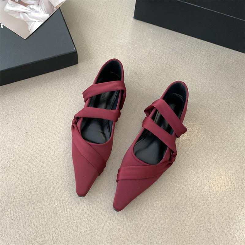 Low-heeled Fashion Cross-strap Single Shoes Women's Spring 2025 New French Style Foreign Style Foot Cover Pointed Head Shallow Mouth Small Single Sho