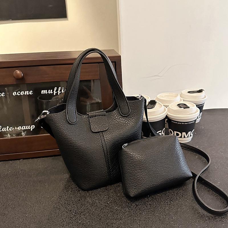 

Bag women s pu soft leather handbag summer new trendy leisure bucket bag versatile shoulder messenger bag чорний