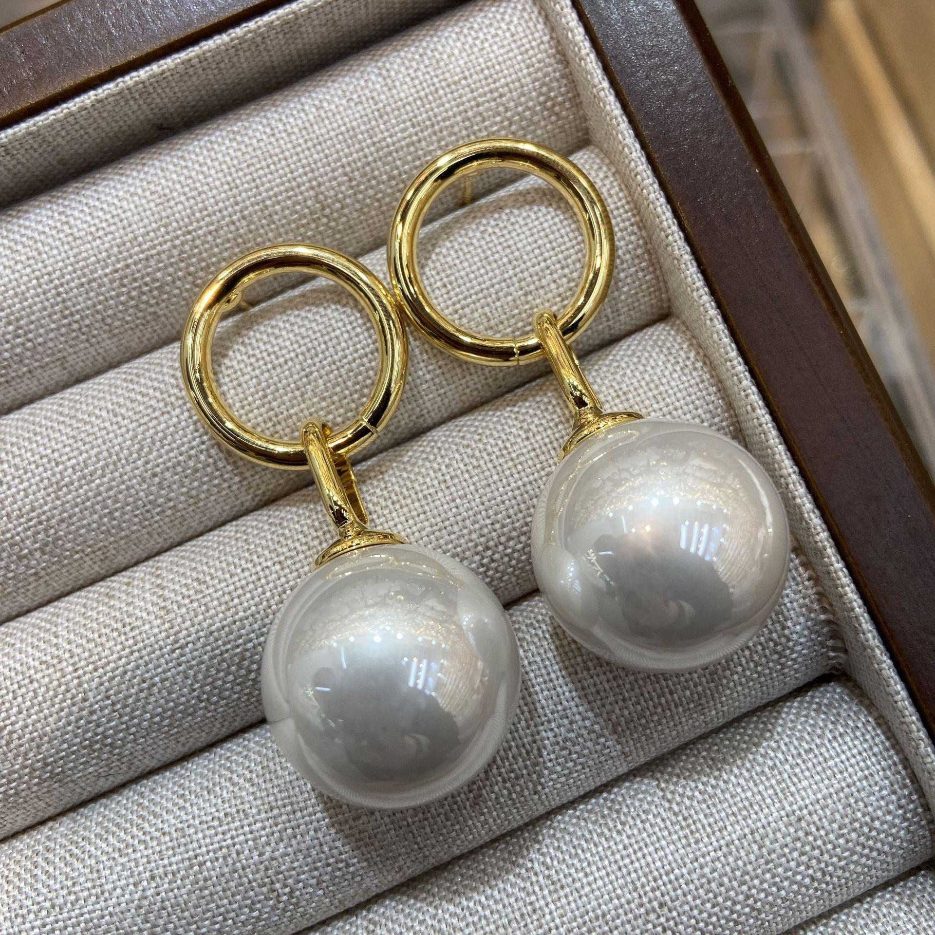 Liu Yifei Same Pearl Earrings French Retro Light Luxury Earrings Women S Autumn And Winter Premium Earrings, Earrings, Gold Earrings