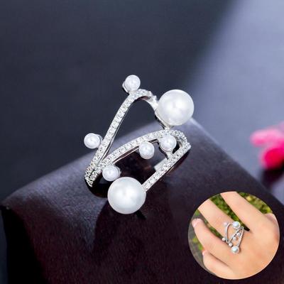 CMM Jewelry Exklusives Design aus schneeweißen künstlichen Perlen, verstellbarer geometrischer Ring für Damen