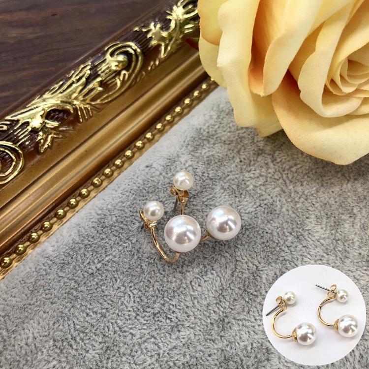 

Retro Baroque court style pearl stud earrings, light luxury water drop diamond temperament earrings, versatile ear jewelry