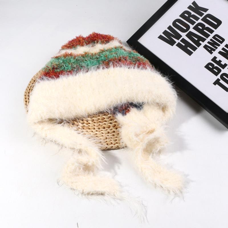 Women's Autumn and Winter Fashion Knitted Hat Warmth Protects Ears and Colds To Show Their Faces Small Wool Hat Big Head Surround Lei Feng Hat
