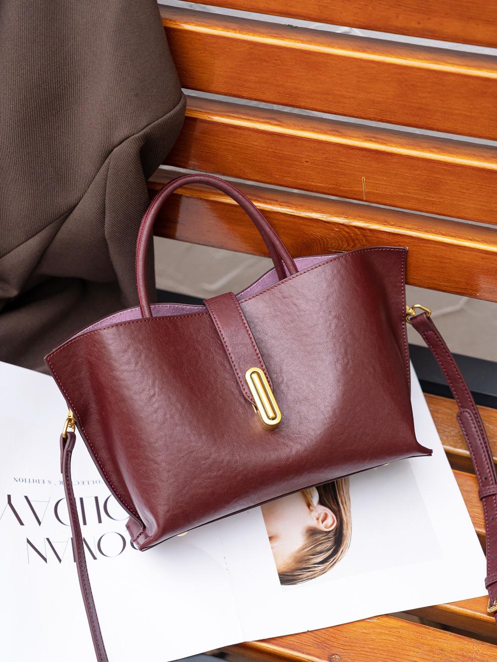 

Женская сумка-тоут из коровьей кожи растительного дубления: Нишевая модная сумка кроссбоди для通勤