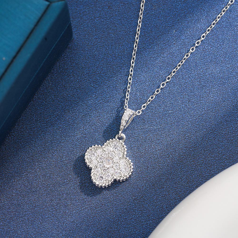 Exquisite Four-Leaf Clover Zircon Necklace: Women's Light Luxury Full Diamond Pendant Clavicle Chain