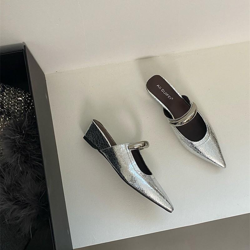 Niche high-end pointed metal buckle bag head thick heel slippers outer wear summer 2025 new retro cool slippers women