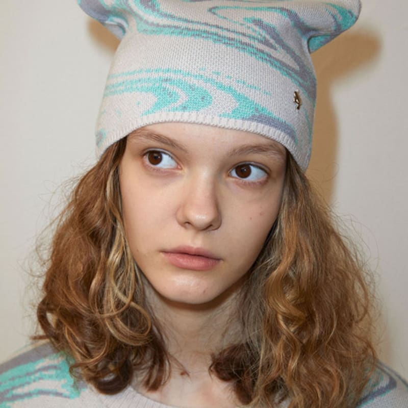 

SPARKLING PIECE MARBLE BEANIE LIGHT GREY FREE