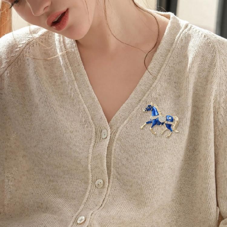 Sturdy Alloy Horse Pin Versatile Accessory for Scarf or Bag Embellishment