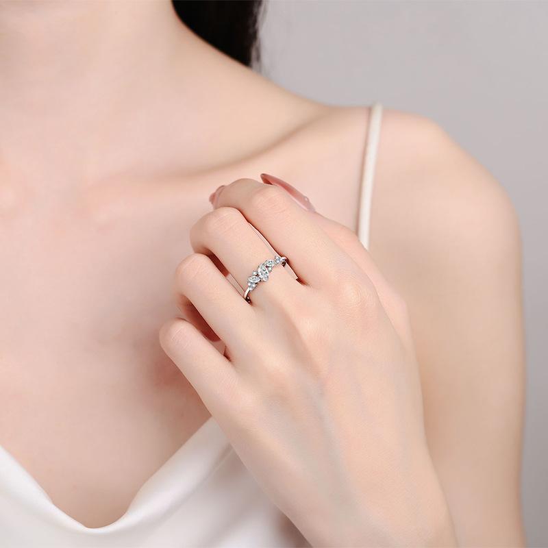 925 Sterling Silver Gold Plated Fashionable Women's Ring Moissanite Horse Eye Design Romantic Pave Setting Holiday Jewelry Gift