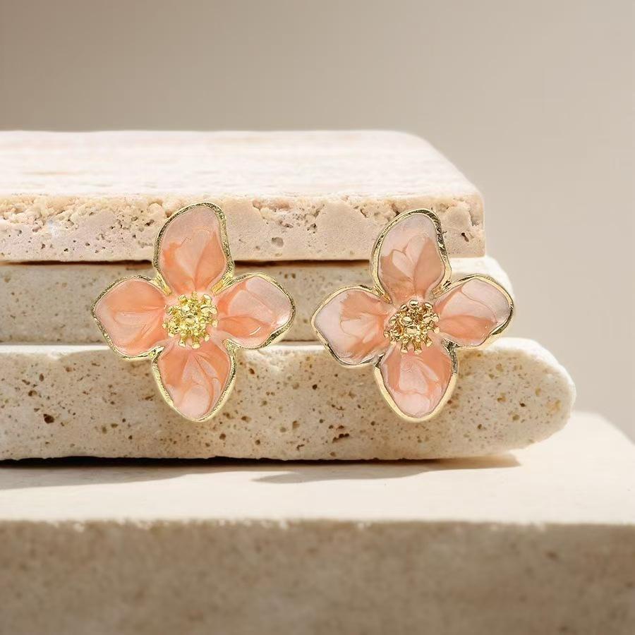 Retro Hong Kong Drip Oil Flower Earrings: Elegant, Luxurious, Versatile, and High-Quality Ear Studs.