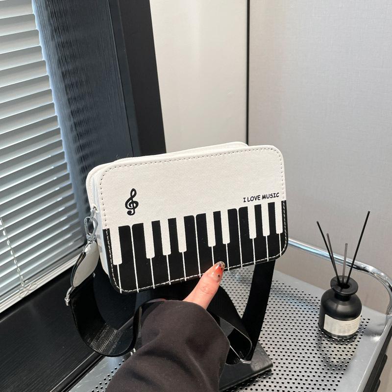 2025 winter new fashion contrasting color small square bag girl sweet personality piano music note small satchel portable women's bag