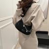 Small bag women's versatile new trendy fashion niche high-end messenger bag spring and summer armpit bag