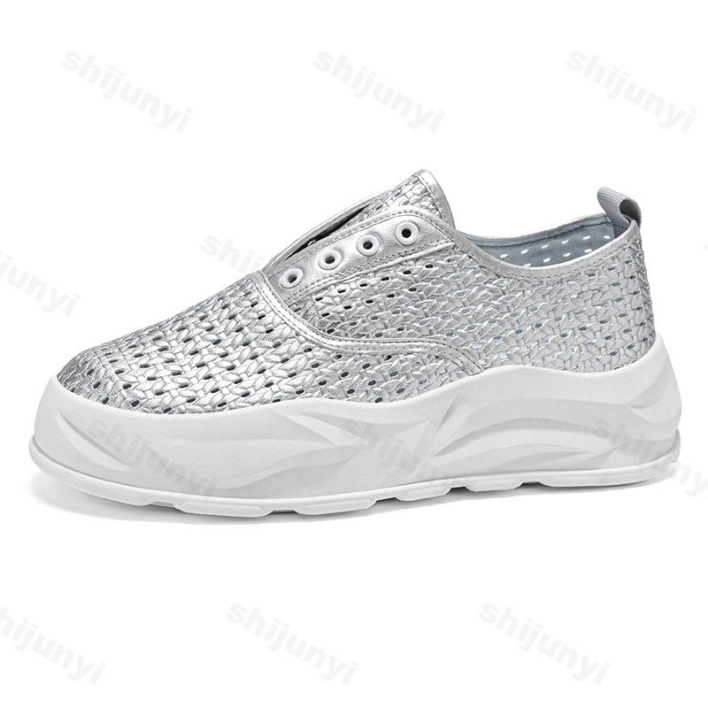 Fashion 2025 Summer Hollow Breathable Woven Men's Casual Shoes Fashion Trend Outdoor Beach Shoes Thick Soled Slip On Comfortable Sandals