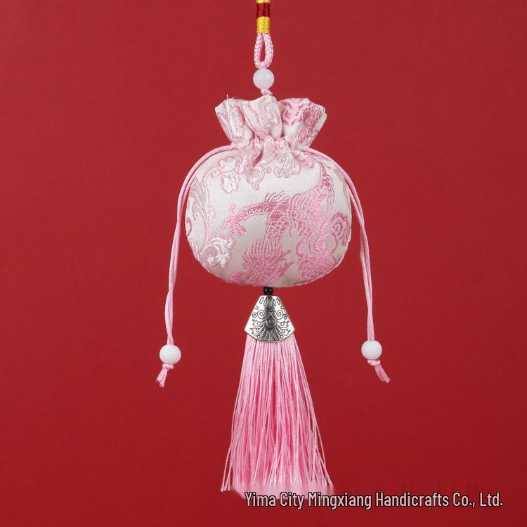 Chinese Mugwort Sachet: Traditional Herbal Mosquito Repellent Car Ornament - Dragon Boat Festival Pendant