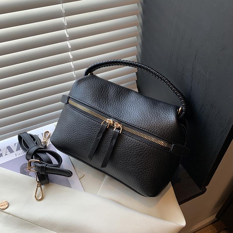 Handbag - High-end, Fashionable, Commuter Bag with A Relaxed Feel, Single-shoulder Crossbody Bag
