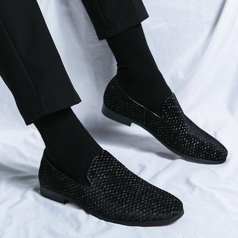 Fashion Dress Shoes Casual Men Loafers New Big Size 38-47 Lazy Peas shoes Embroidery Moccasins Shoes Suede Leather Wedding shoes Zapatos