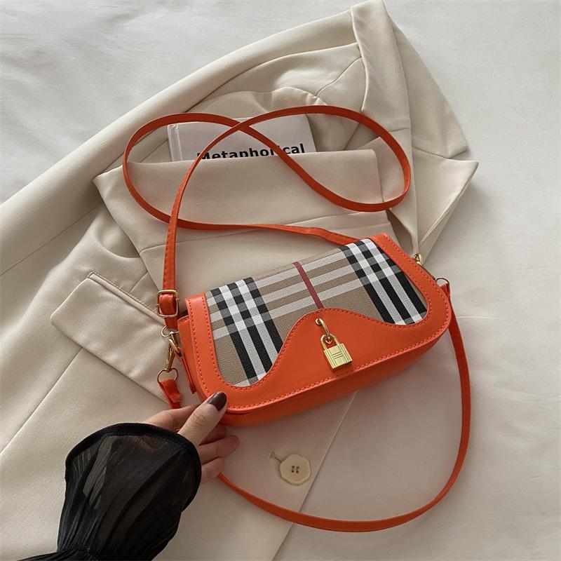 Fransız niş koltuk altı çantası ekose kontrast renk omuz askılı küçük kare çanta basit retro kilit kadın çantası