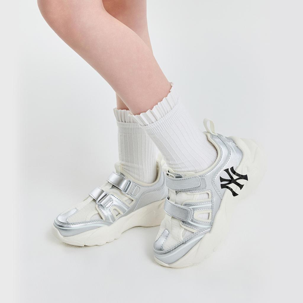 MLB New York Yankees Synthetic Leather Hollowed Out Cool Fashion Non-Slip Breathable Low-Top Casual Shoes Kids sneaker Silver 7ASHCB153-50SIS