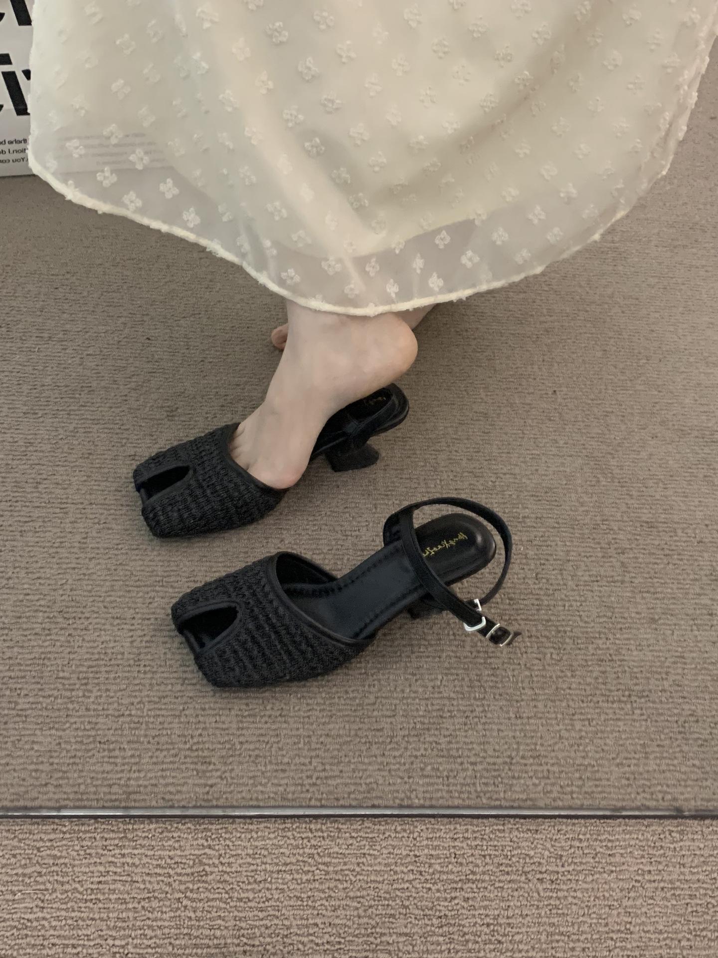 

Поздний вечерний ветер высокий каблук богемное слово с сумкой сандалии с головкой женская обувь 2025 весна и лето плетеные с юбкой одинарная обувь 39