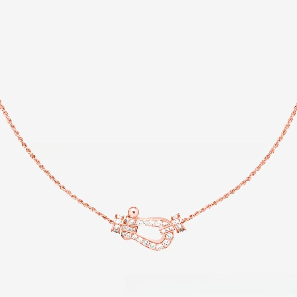 Ожерелье с пряжкой в виде подковы, кулон с бриллиантами, цепочка из пеньковой веревки