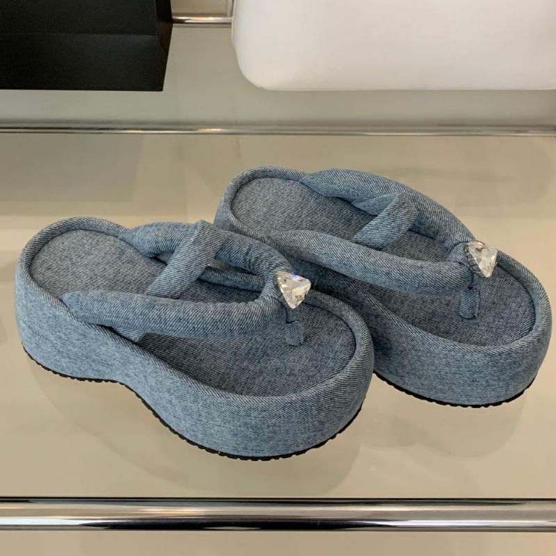 

Blue Denim Crystal Clip Toe Slippers Women Back Strap Comfort Platform Sandals Summer Casual Flip Flops Anti Slip Beach Shoes 35 джинсовий синього кольору