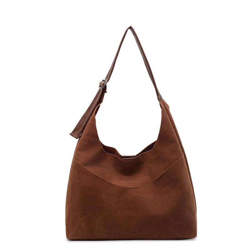 Autumn Maillard large-capacity armpit bag, new suede tote bag, versatile single shoulder commuter tote bag.