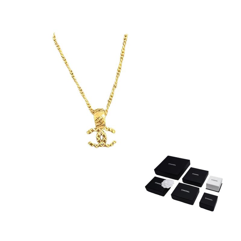 

CHANEL 24P 24P Square Double C Pendant - Necklace Women s Gold золотий