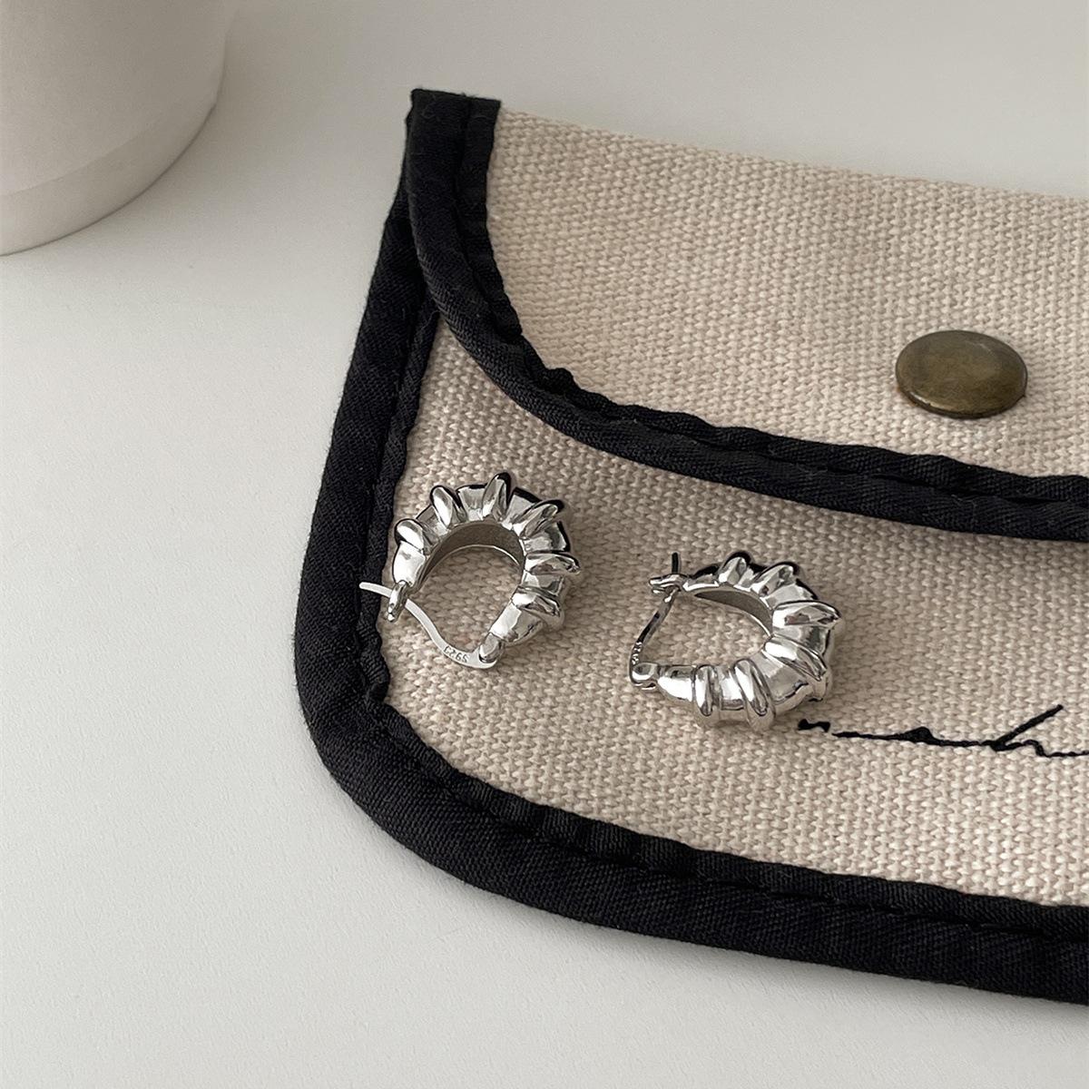 

French croissant bag high-end earrings niche design simple and versatile earrings silver needle fashion jewelry women 925 silver needles