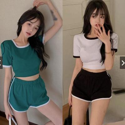 Completo Estivo Sportivo da Donna a Due Pezzi: Completo crop top a maniche corte a contrasto e pantaloncini casual