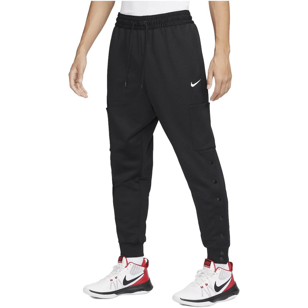 Nike Pantaloni Cargo con Tasche Affusolate Uomo Pantaloni Neri FB7110-010