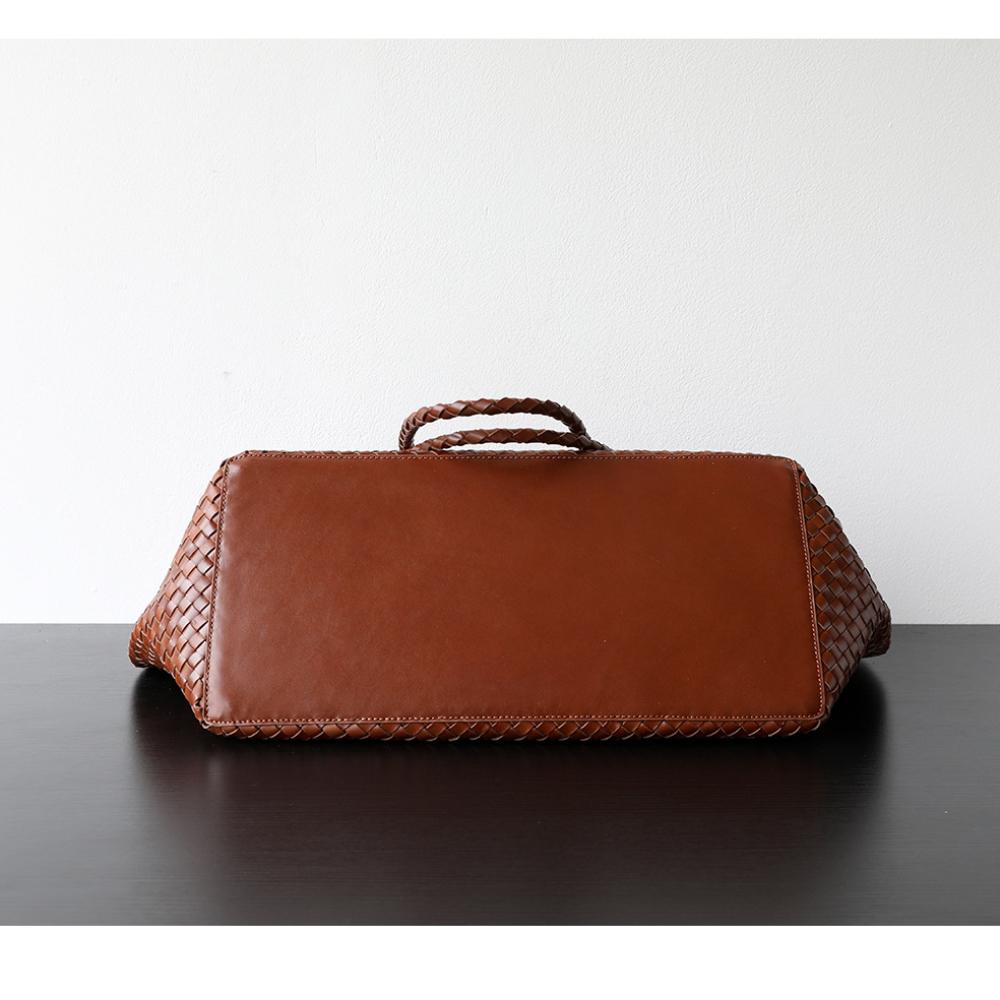 Light luxury, high-end sense, retro, large-capacity commuting vegetable tanned cowhide large bag, pure hand-woven bag, genuine leather tote bag.