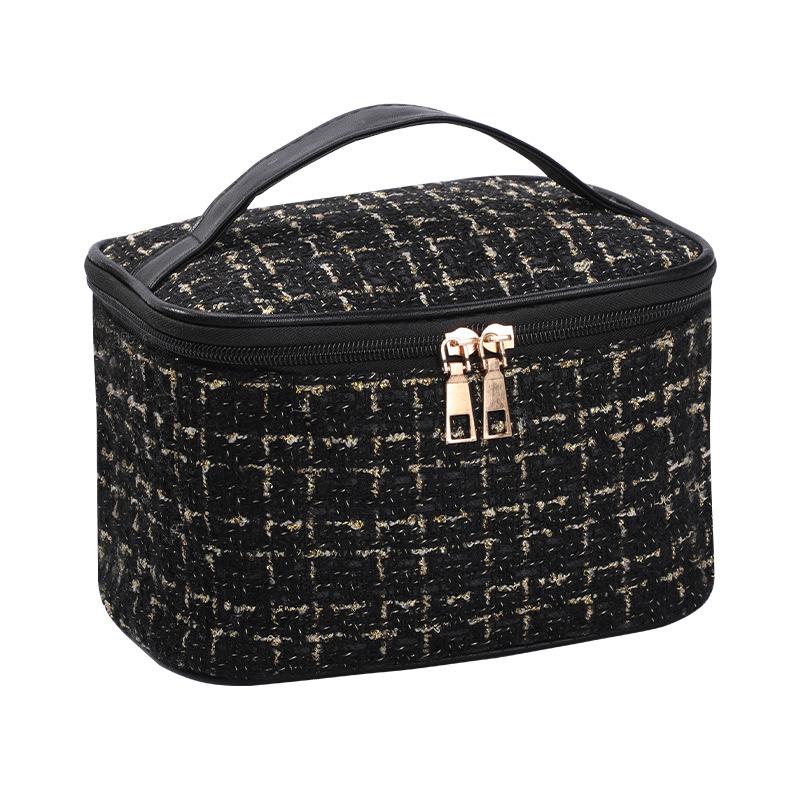 Trendy Large-Capacity Makeup Bag: Portable, High-End Travel Cosmetic Organizer
