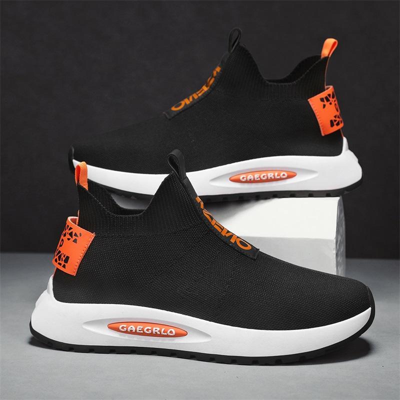 

Носки и обувь мужские новинки 2025 года, повседневные туфли для пап с одной педалью, сетчатая ткань, не стесняющая движения ног, спортивные кроссовки для бега 44 чёрный