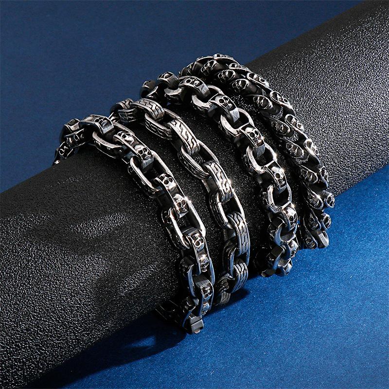 European and American Men's Stainless Steel Creative Skull Bracelet, Personalized Punk Locomotive Ghost Head Bracelet, Titanium Steel Jewelry
