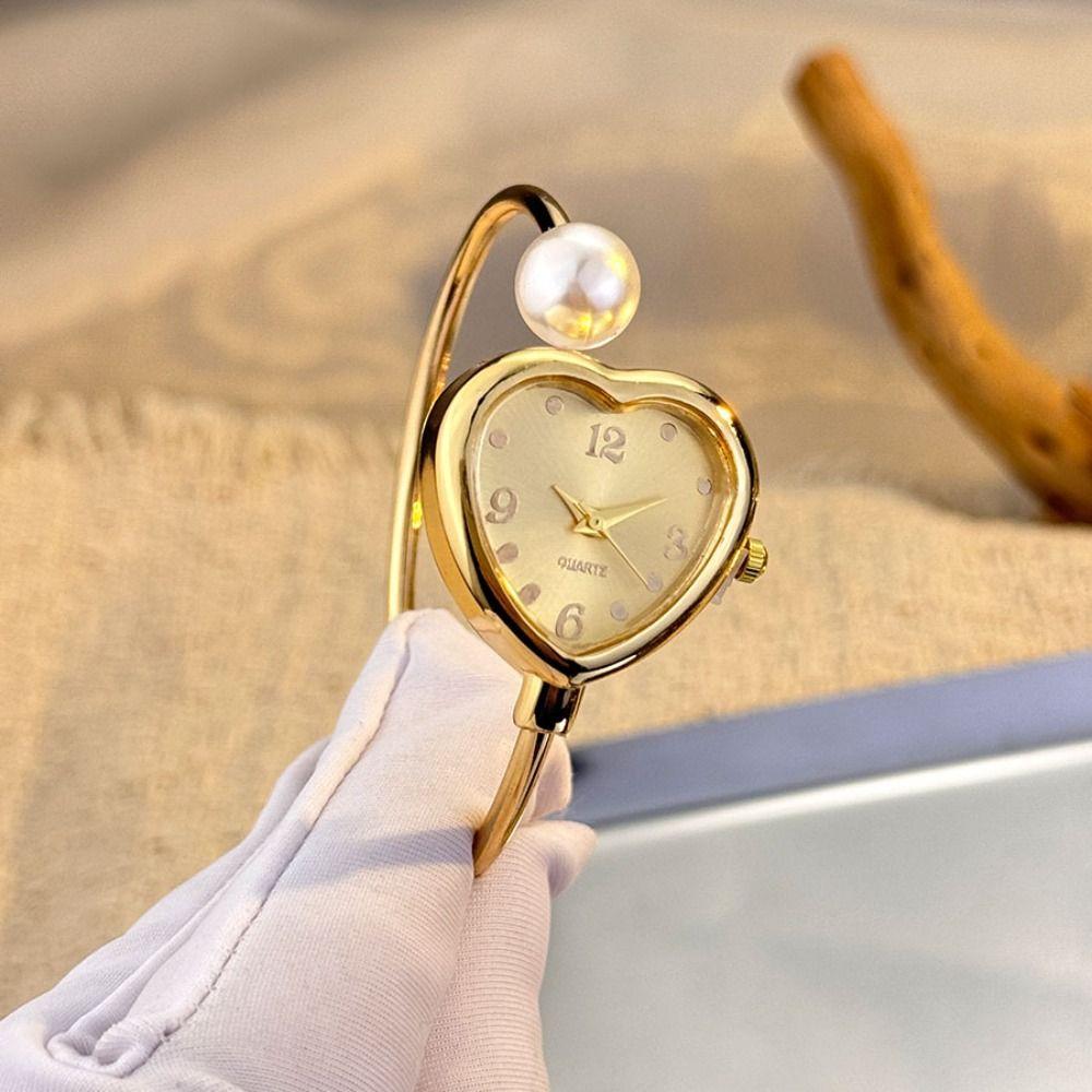 New Heart-shaped Dial Pearl Watch Adjustable Elegant Bracelet Watch Gift Luxury Ladies Watch for Women
