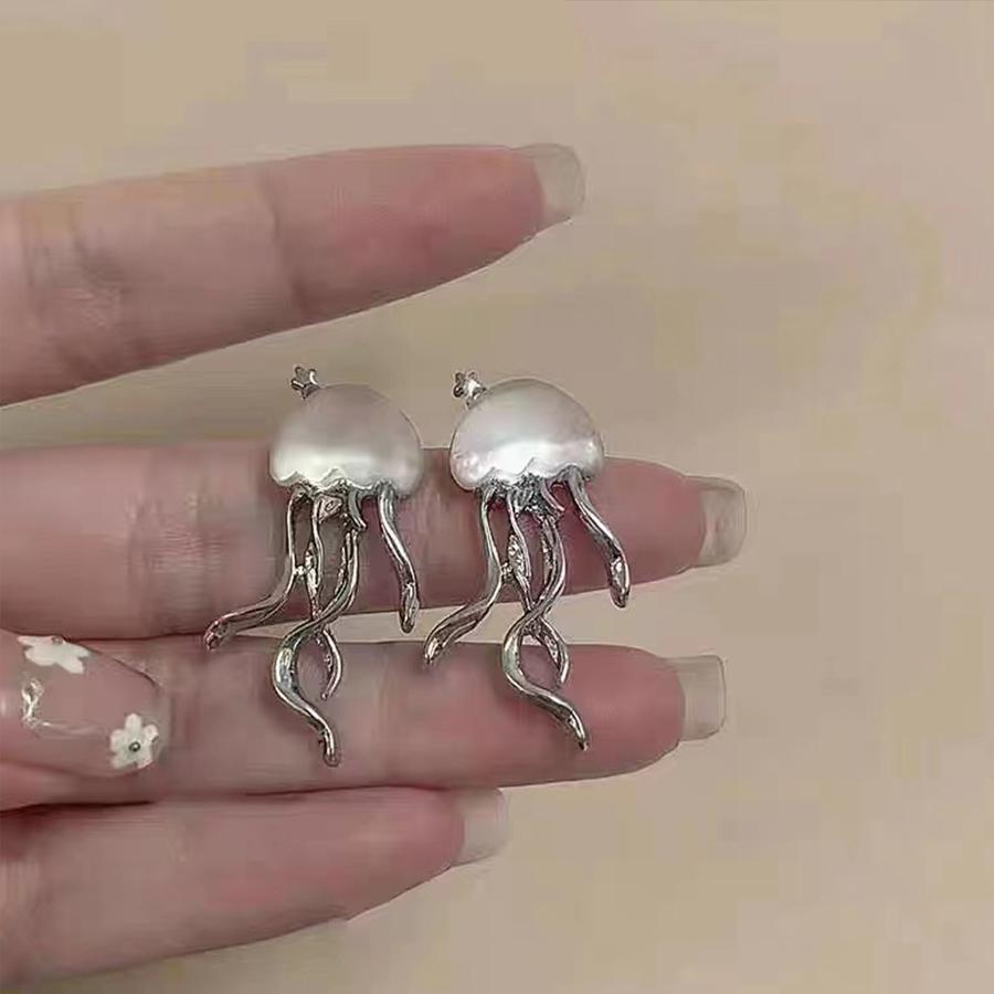 Women Floating Jellyfish Earrings Stud Silver Color Transparent Crystal Cute Deep-Sea Jellyfish Post Earrings Cute Girls Jewelry