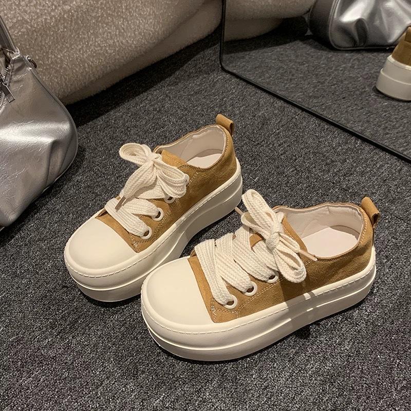 European station soft leather thick baseplate shoes women's 2025 spring and autumn new small white shoes round head lace-up casual bread shoes