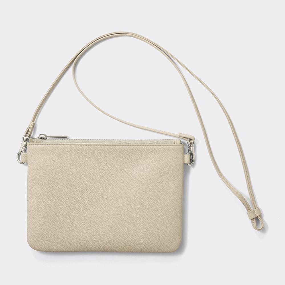 

Кожаный чехол GU от Uniqlo Sacoch+E