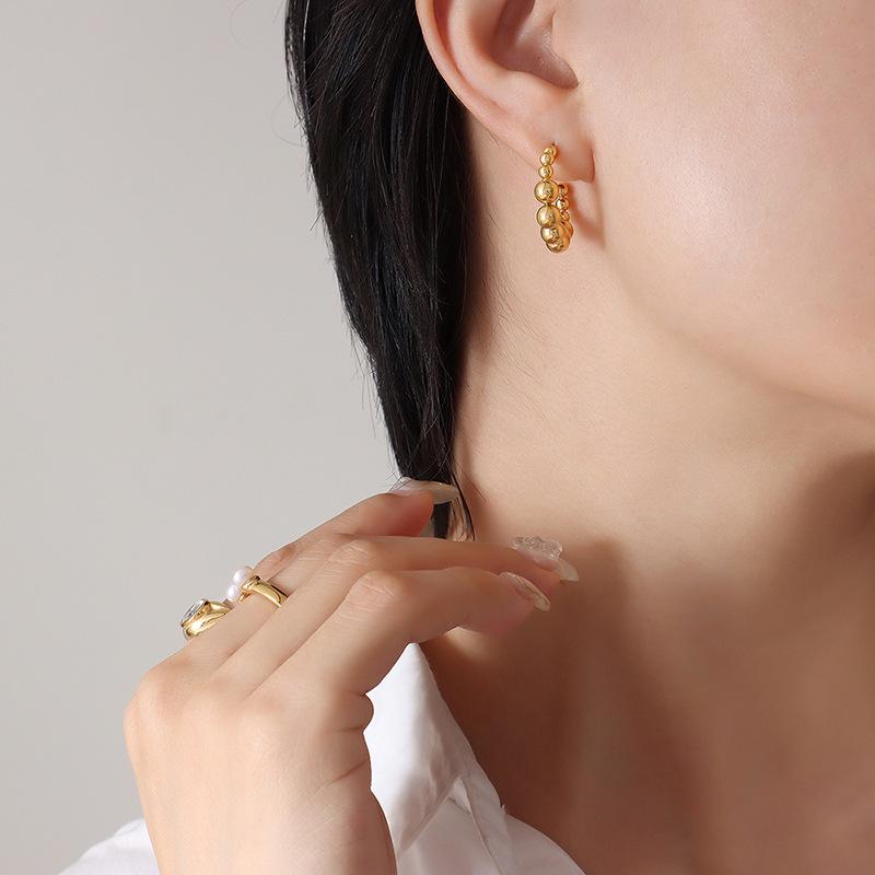 Trendy Women s Gold-Plated Titanium Steel Beaded C-Shaped Earrings - European & American Style, Unique Design