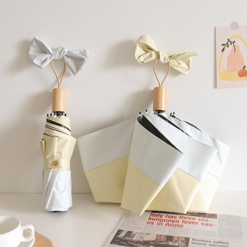 Umbrella 8 bone folding sunshade UV three-fold vinyl advertising gift windshield sun umbrella customization