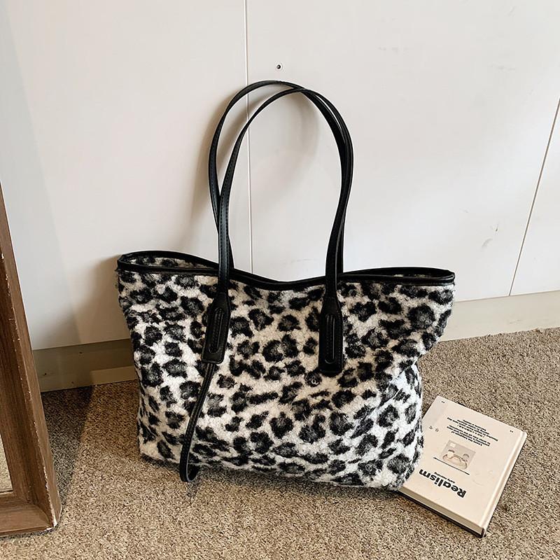Stylish Large Leopard Print Tote Bag For Women Versatile Everyday Use In Chic Black And Coffee Colors