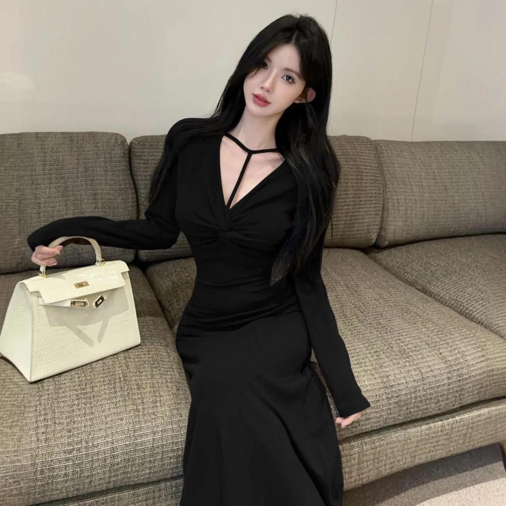 Pure Desire Sweet Girl Bodycon Skirt Dress: Cinched Waist, Pleated, Slimming Deep V-Neck, Spring/Autumn Style